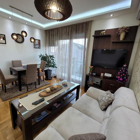 Apartment Iris เบลเกรด ภายนอก รูปภาพ
