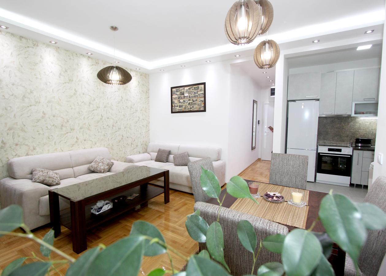 Apartment Iris เบลเกรด ภายนอก รูปภาพ